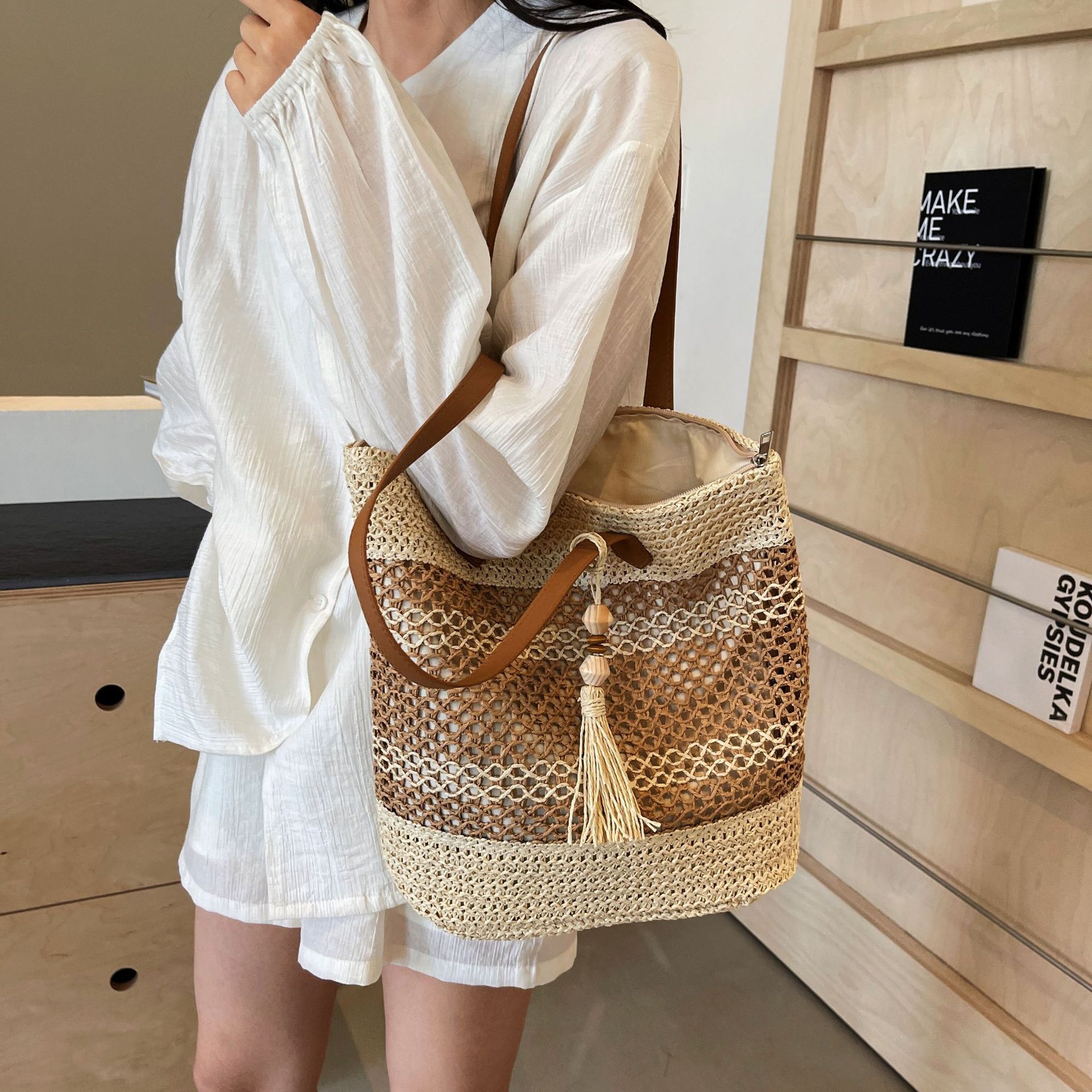 98c30b5d-b88d-4da1-9562-5b8d339721b7.jpg Summer Stripe Straw Sholder Bags With Tassel Pendant Fashion Large Capacity Seaside Vacation Beach Bags - Image 2