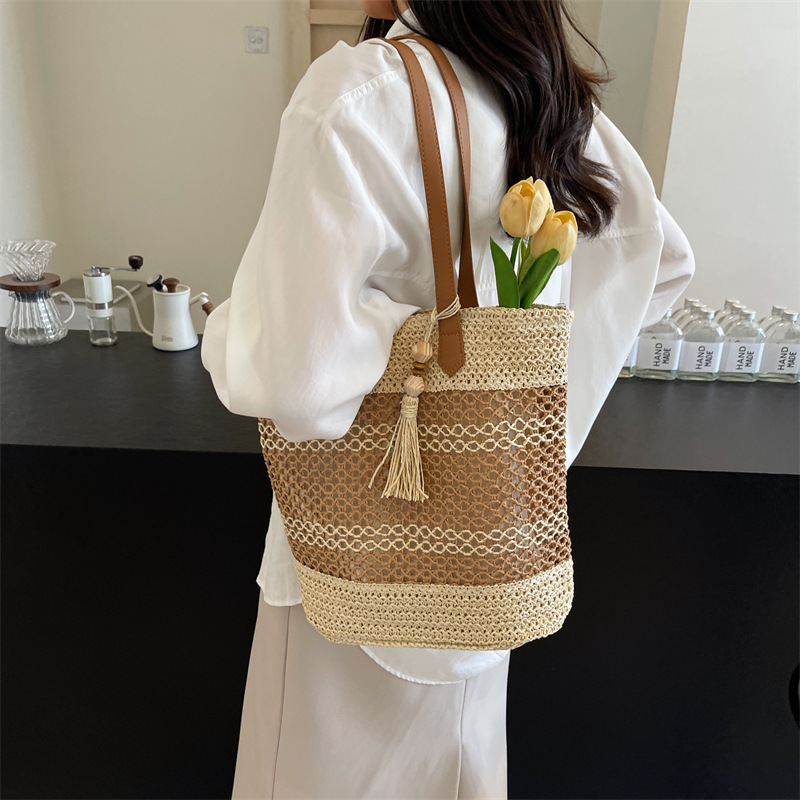 a9e83d9f-f54a-4115-8d17-cfa945bfbcb7.jpg Summer Stripe Straw Sholder Bags With Tassel Pendant Fashion Large Capacity Seaside Vacation Beach Bags - Image 5